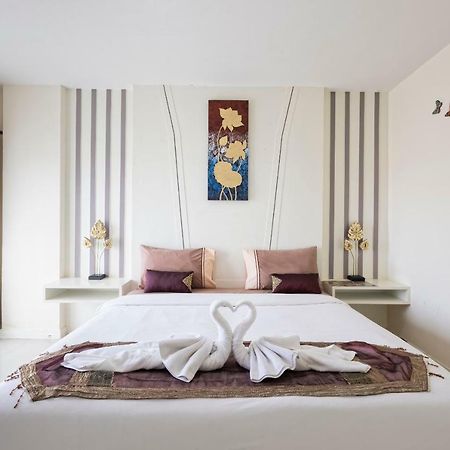 J Sweet Dream Boutique Hotel Phuket Patong Exteriör bild