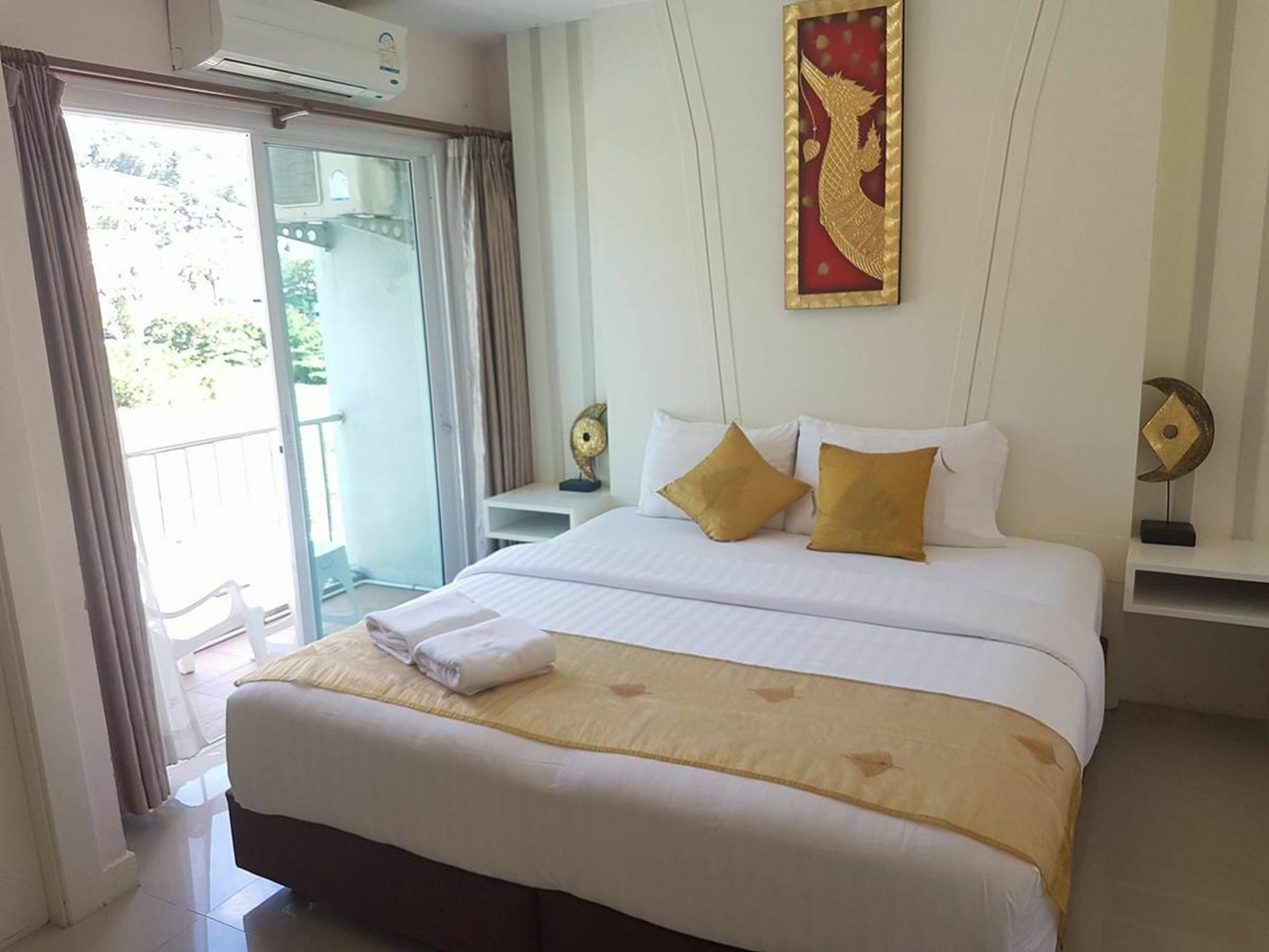J Sweet Dream Boutique Hotel Phuket Patong Exteriör bild